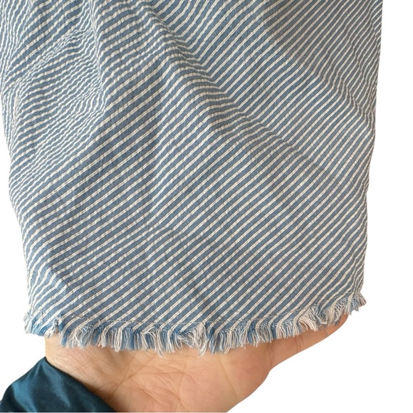 Girl Krazy women’s white and blue straips halter top 100 % cotton sz M preloved - Picture 4 of 9